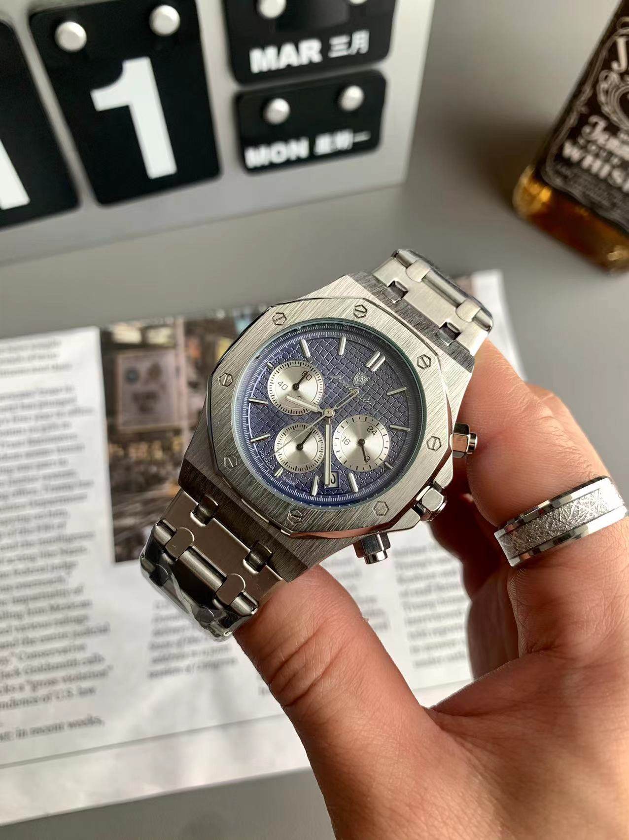 Apex Quartz Watch
